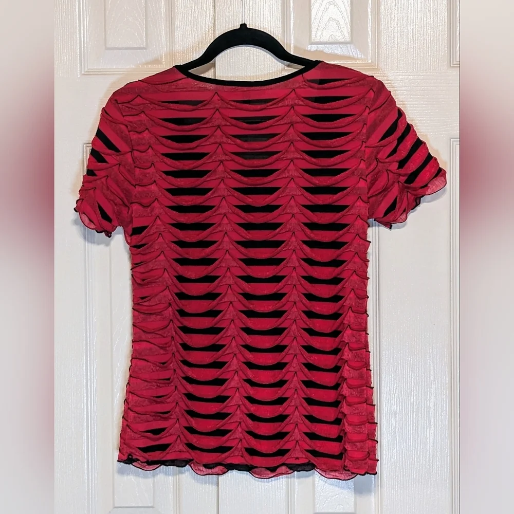 5/$25 7Wonders Red and Black Ruffled Blouse - Picture 3 of 5